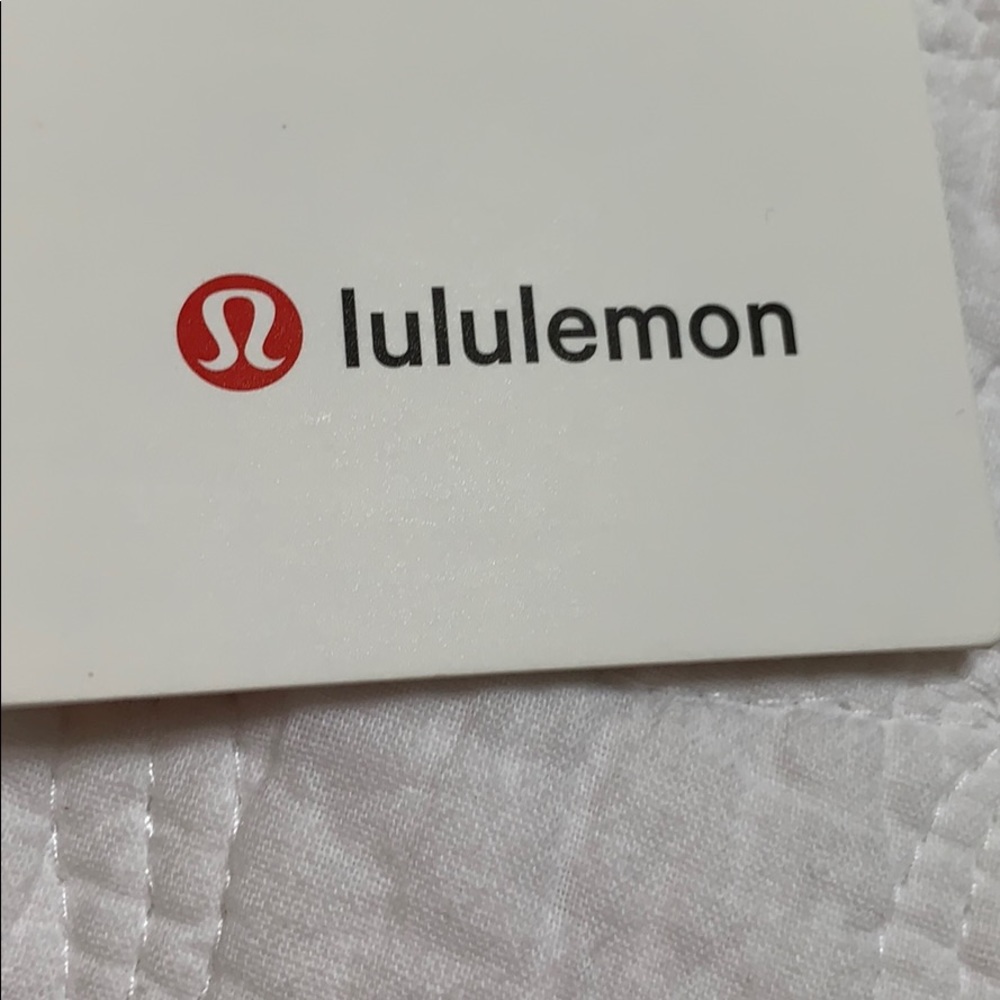 NWT black lululemon Groove Pants! Size 4.
